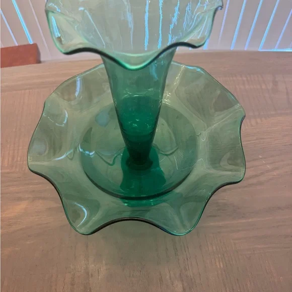 Distinctive elegant epergne Glass Vase and Bowl Set - Picture 4 of 9